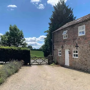https://the-old-granary-at-red-house-farm.yorkshirehotels.net
